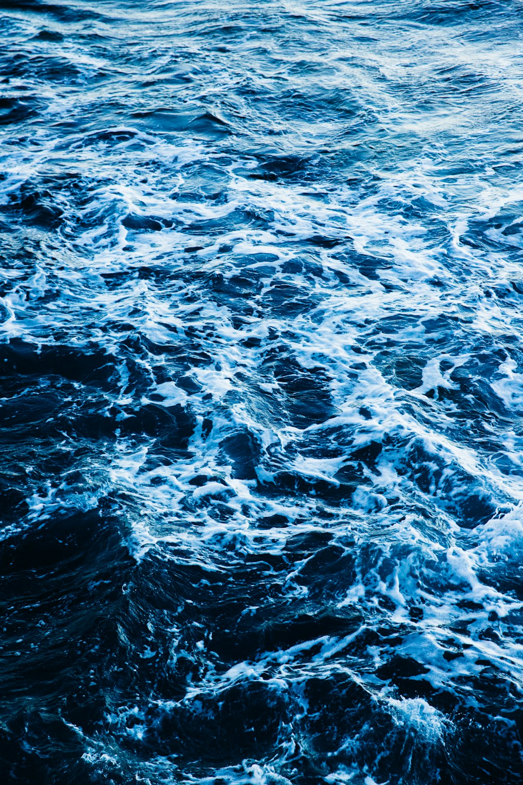 Dream Interpretation: Sea, Waves, and Overflowing Water 관련 이미지 6