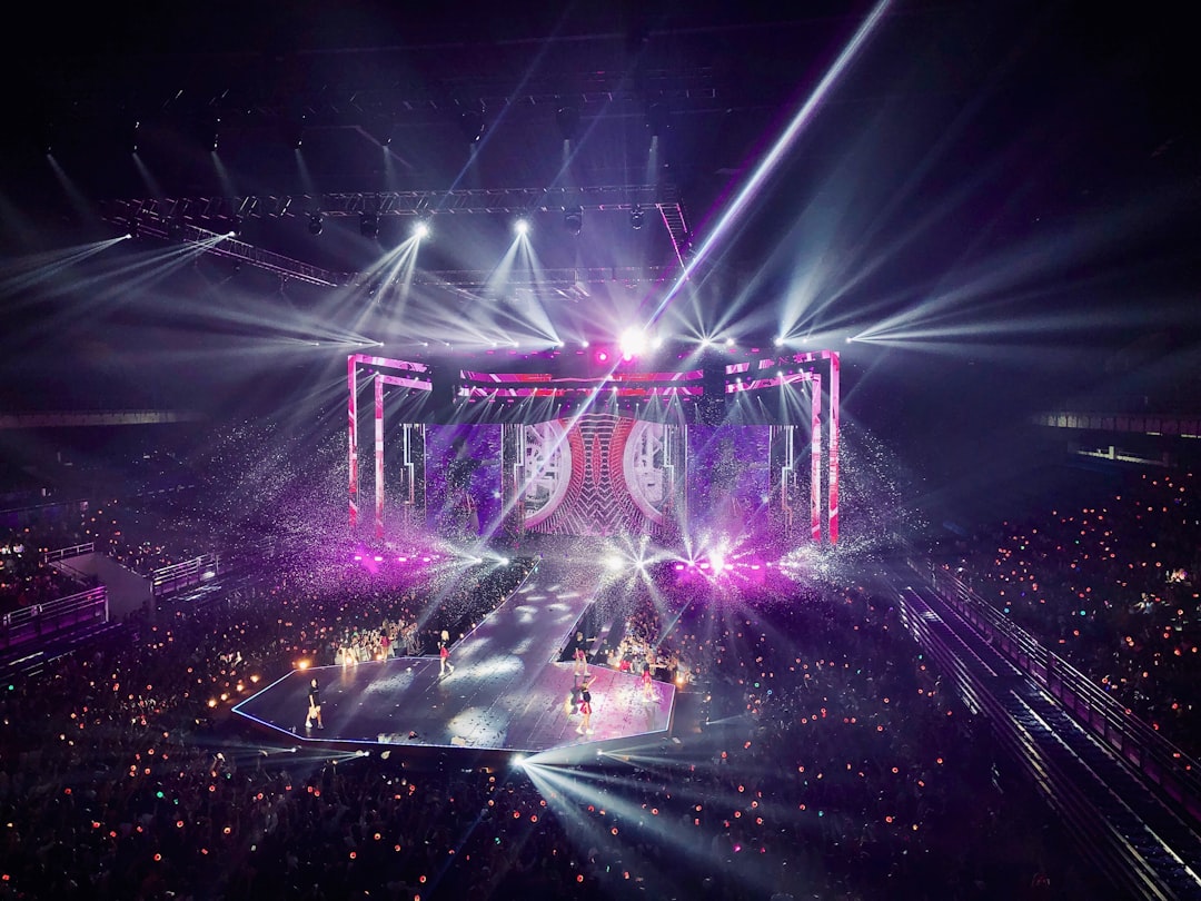 アイドルデビューの夢占い：練習生・振り付け・ファンの歓声、社会的認知度上昇のサイン？ 관련 이미지 6